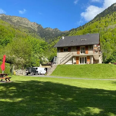 T2 Ensoleille. Terrasse Et Vaste Jardin Commun Cauterets