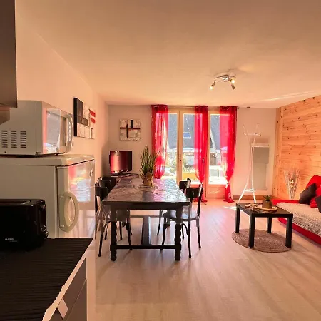Apartment T2 Ensoleille. Terrasse Et Vaste Jardin Commun