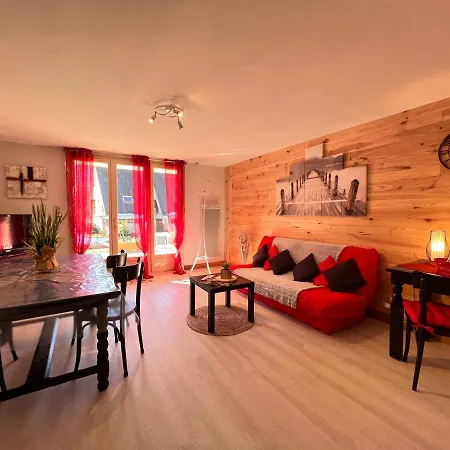 T2 Ensoleille. Terrasse Et Vaste Jardin Commun