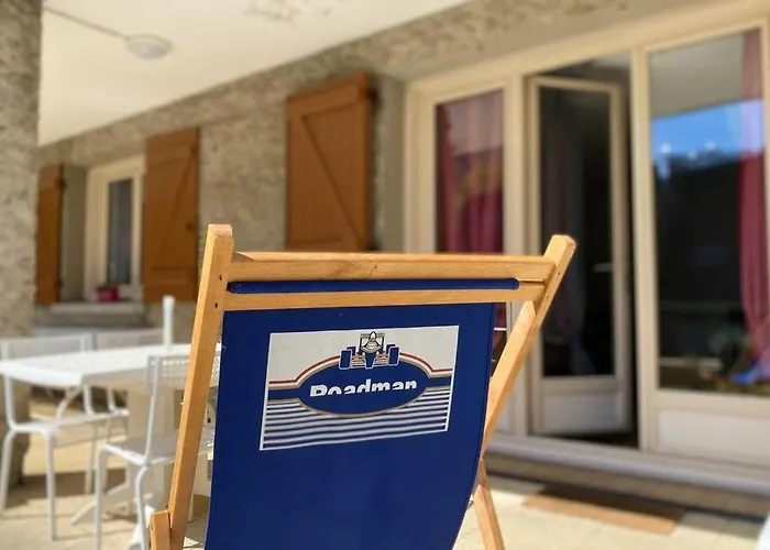 T2 Ensoleille. Terrasse Et Vaste Jardin Commun *