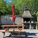 T2 Ensoleille. Terrasse Et Vaste Jardin Commun Daire
