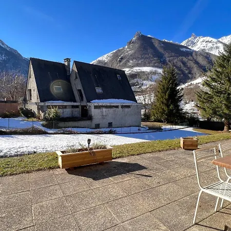 T2 Ensoleillé. Terrasse Et Vaste Jardin Commun Apartamento