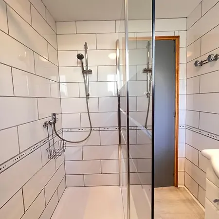 T2 Ensoleillé. Terrasse Et Vaste Jardin Commun